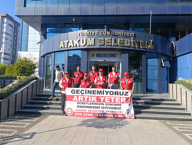Samsun'da-sendika-belediye-önünde-pankart-açtı!-Artık-yeter-geçinemiyoruz!