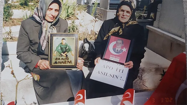 Statü-'Hakkı'-diyenler,-yarın-da-Öcalan'a-madalya-takar..-Ayhan-Hamlı-yazdı