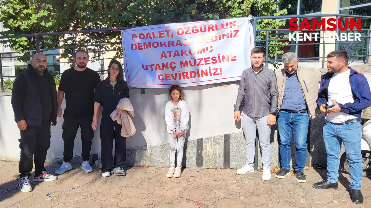 Atakum Belediyesinde işten çıkartılan işçilerden Yeni Parti'ye pankartlı tepki